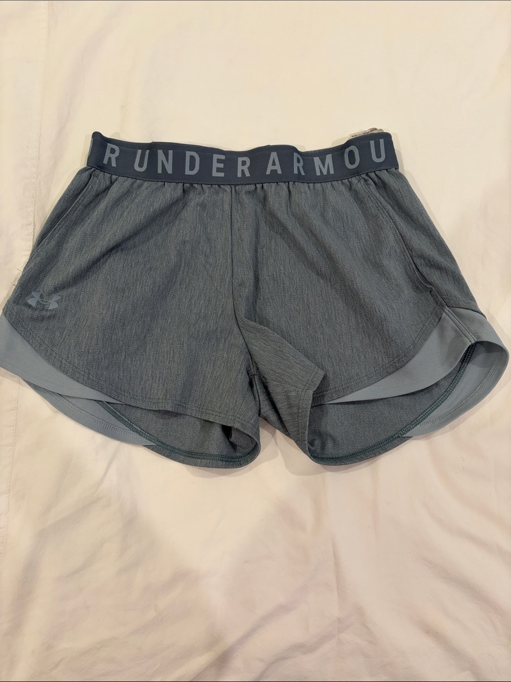Under Armour Women’s Slate Gray running shorts S 3.0 Play Up Twist shorts